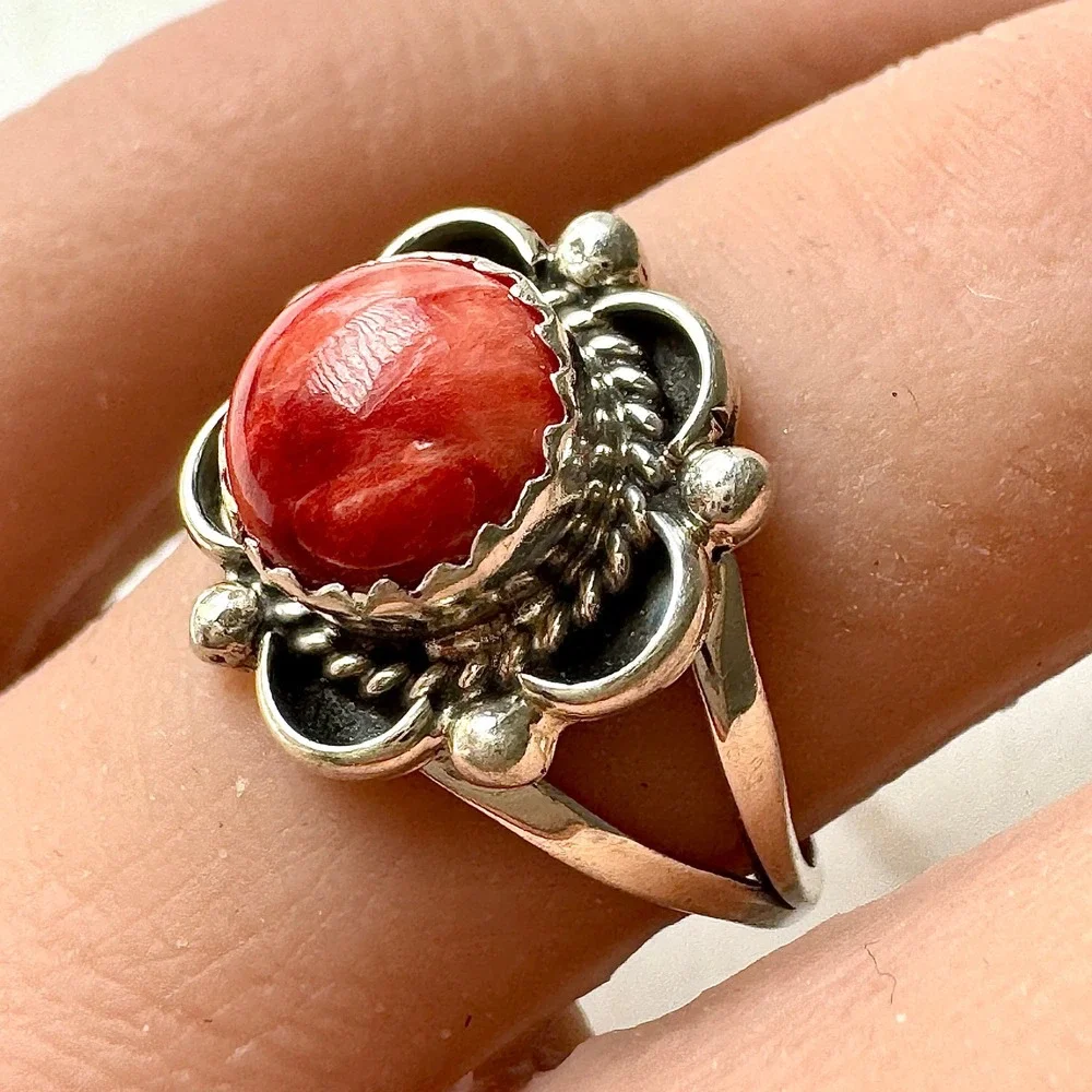 Navajo Flower Ring Red Spiny Oyster Sz 7 Sterling Silver Scalloped Native Amer